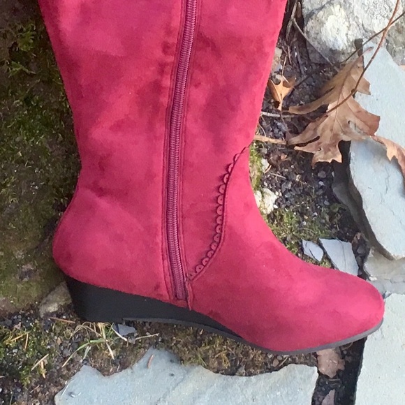 NWT Wide calf + extra wide width burgundy boots - Picture 6 of 10